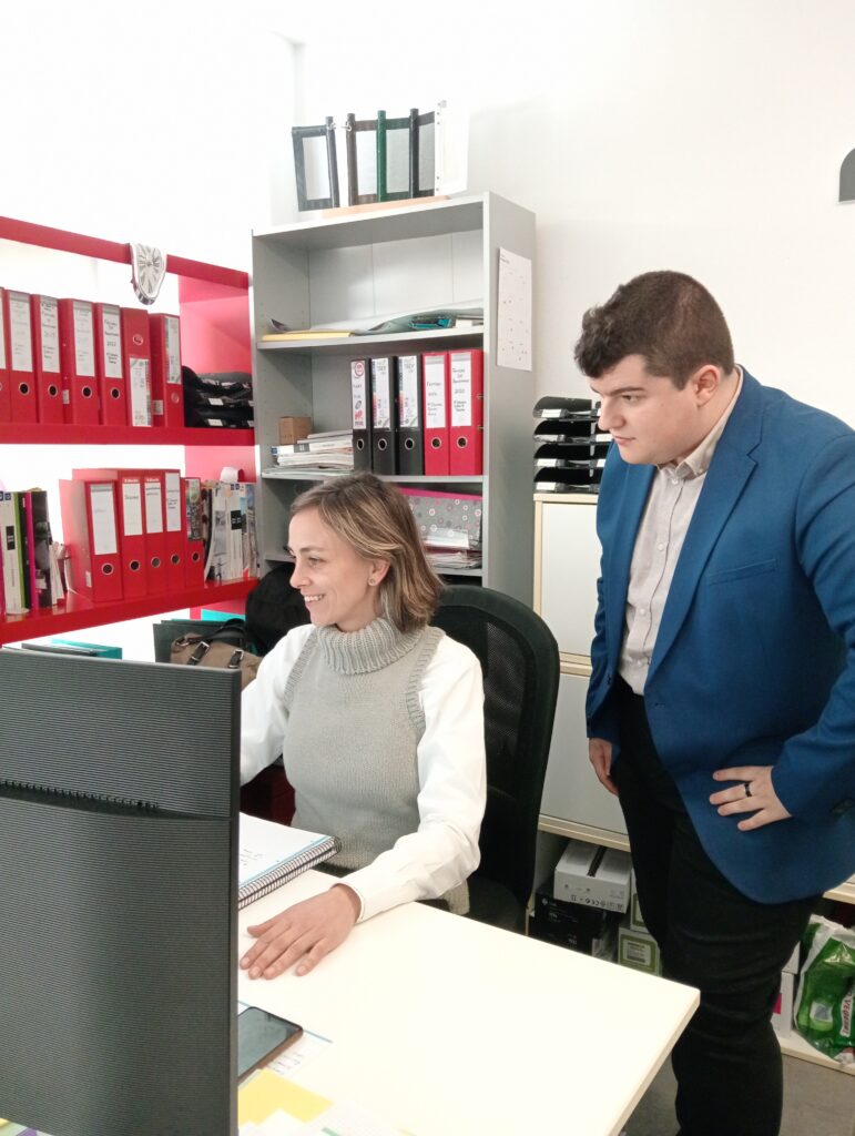 Equipo de BarmetMedia con oplus 48.